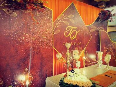 鳳冠霞帔，共締良緣 一場(chǎng)沉浸式中式婚禮的策劃與布置全解析